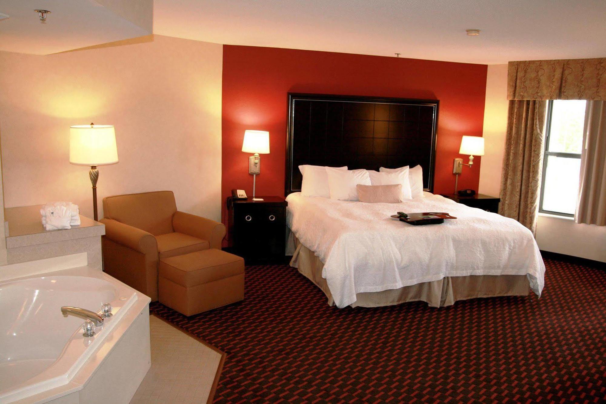 Hampton 3*